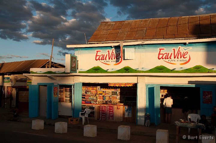 DSC_6466.jpg - Local shop during late afternoon