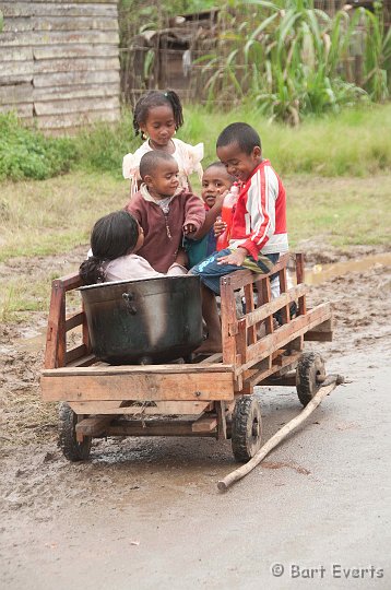 DSC_6663.jpg - Kids playing