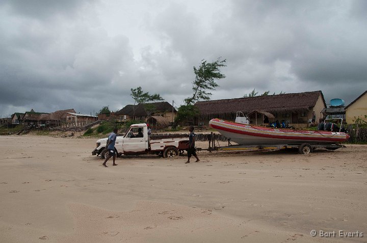 DSC_2643.jpg - The boat is stuck