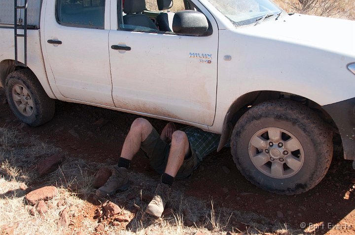 DSC_5214.jpg - removing stones from the car
