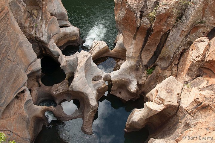 DSC_2516.jpg - Potholes carved out by water erosion