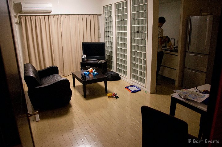 DSC_4932.jpg - Our appartment for a week in Kobe