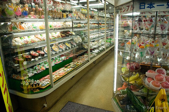 DSC_5454.jpg - Shop where you can by plastic food for displaying in front of your restaurant
