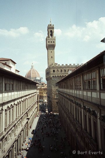 Scan10010.JPG - Galleria degli Uffizi with numerous famous renaisance art works of Botticelli, Raphael, Michelangelo and Leonardo da Vinci