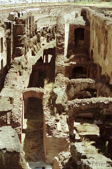 Scan10117.jpg - the catacombs of the Coloseum