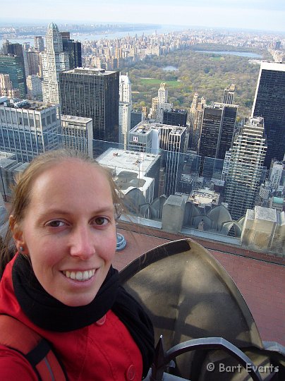 DSC_6809h.JPG - Rianne on top of Rockefeller Center