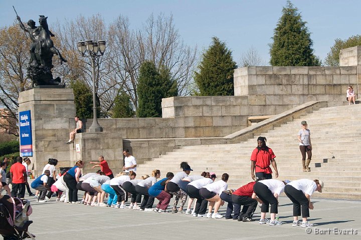 DSC_6777.jpg - Exercising on the stairs of The Philadelphia Museum of Art