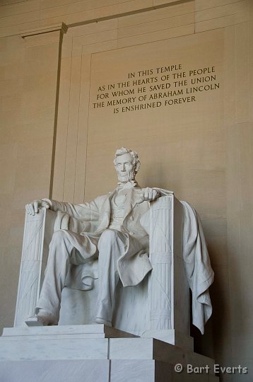 DSC_6766.jpg - Lincoln sitting on his throne