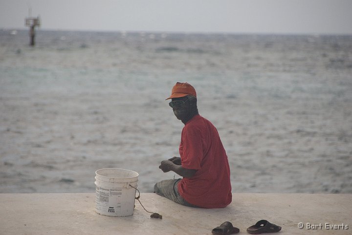 DSC_1078.jpg - Local fisherman