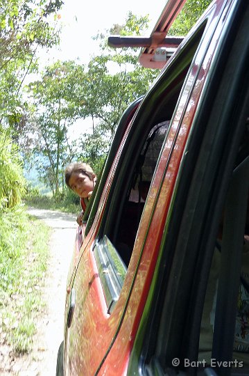 DSC_8039a.jpg - Kids in the back of the truck