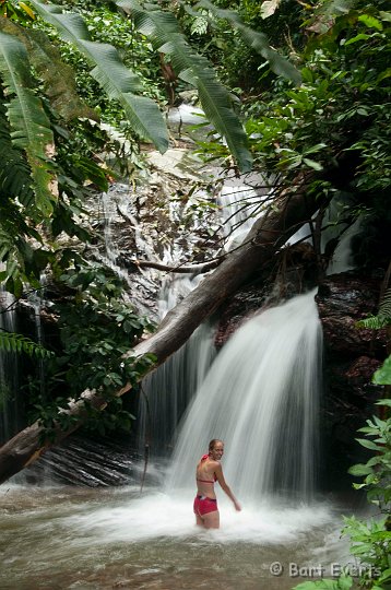 DSC_2698.JPG - A refreshing waterfall